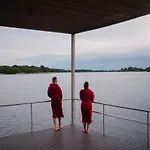 Brandenburg & Fontane Therme 네우루핀