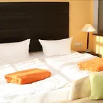 Brandenburg & Fontane Therme 호텔 4*