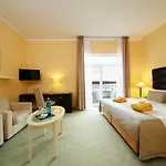 Brandenburg & Fontane Therme 호텔 네우루핀