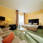 Brandenburg & Fontane Therme 4*