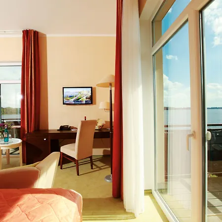 Brandenburg & Fontane Therme نيوروبين