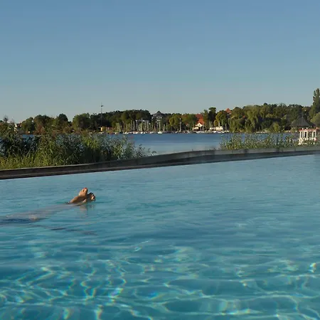 Brandenburg & Fontane Therme 4* 네우루핀