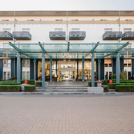 Brandenburg & Fontane Therme 4*