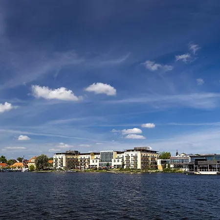 Отель Brandenburg & Fontane Therme Нойруппин