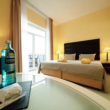Brandenburg & Fontane Therme 4*