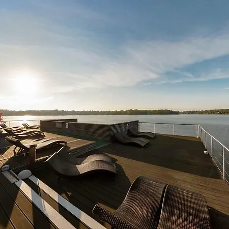 Brandenburg & Fontane Therme Отель Нойруппин