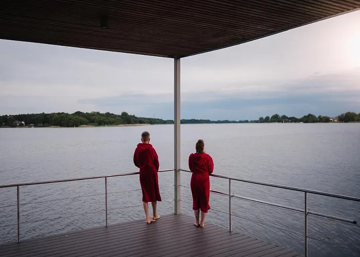 Brandenburg & Fontane Therme نيوروبين