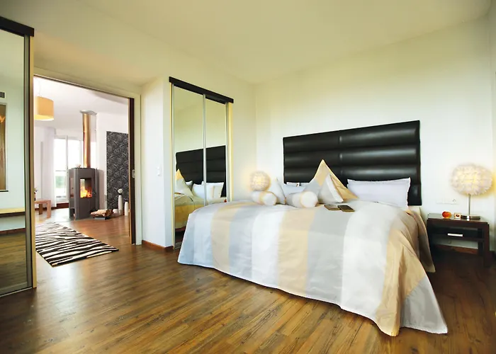 Brandenburg & Fontane Therme فندق نيوروبين