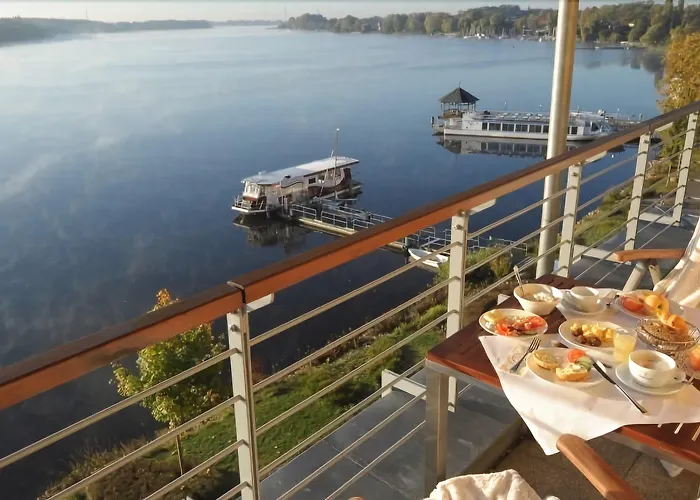 Brandenburg & Fontane Therme فندق نيوروبين