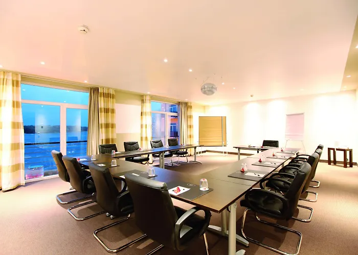 فندق Brandenburg & Fontane Therme نيوروبين