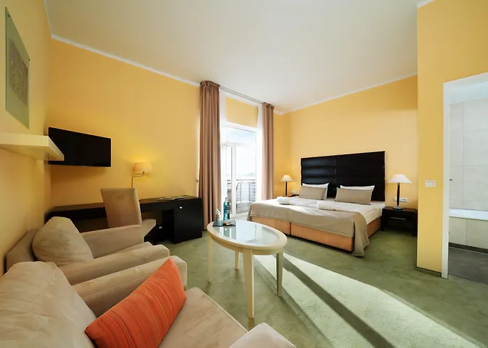 Brandenburg & Fontane Therme 4*